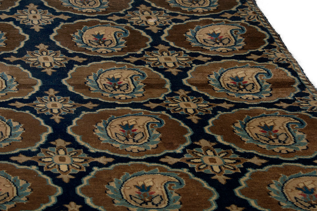 5563 Nain Handmade Persian Rug