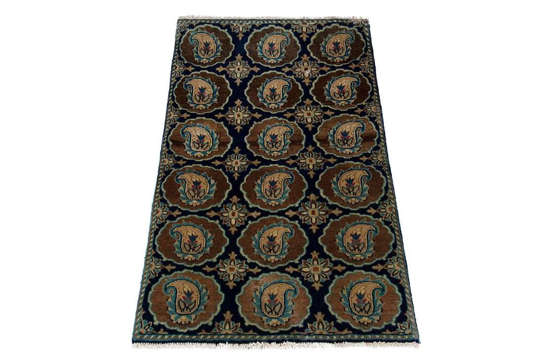 5563 Nain Handmade Persian Rug