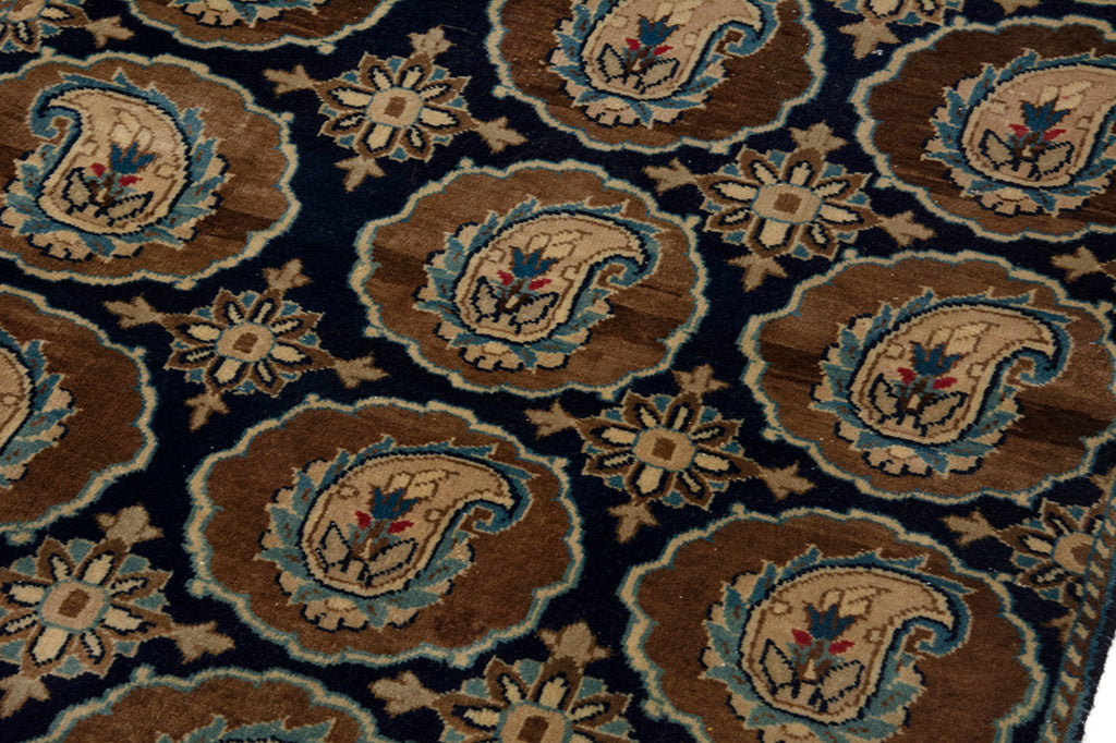5563 Nain Handmade Persian Rug