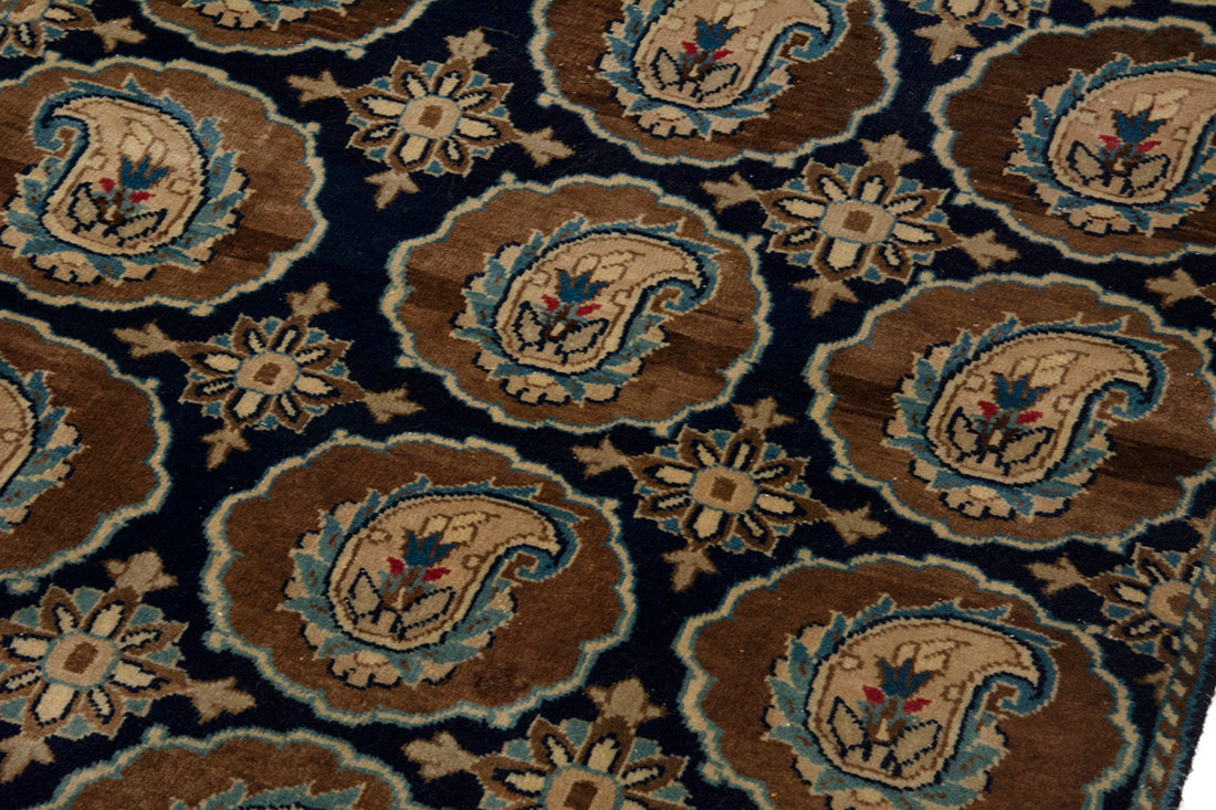 5563 Nain Handmade Persian Rug