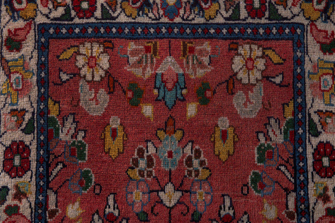 5582 Sarouk Handmade Persian Rug