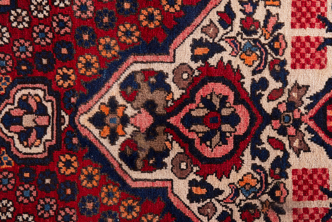 5595 Bakhtiari Handmade Persian Rug