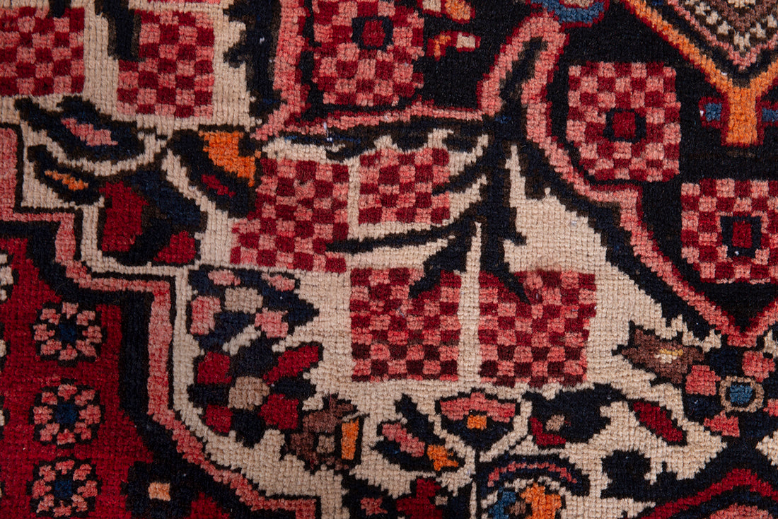 5595 Bakhtiari Handmade Persian Rug