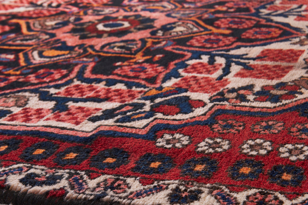 5595 Bakhtiari Handmade Persian Rug