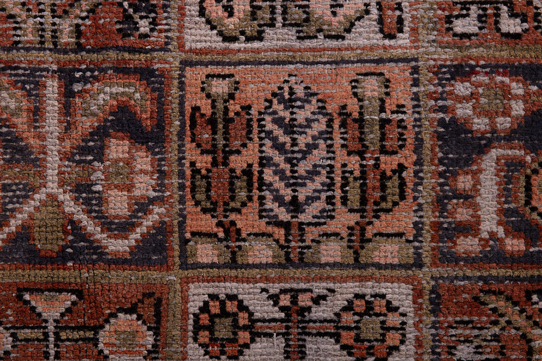 5622 Bakhtiari Handmade Persian Rug