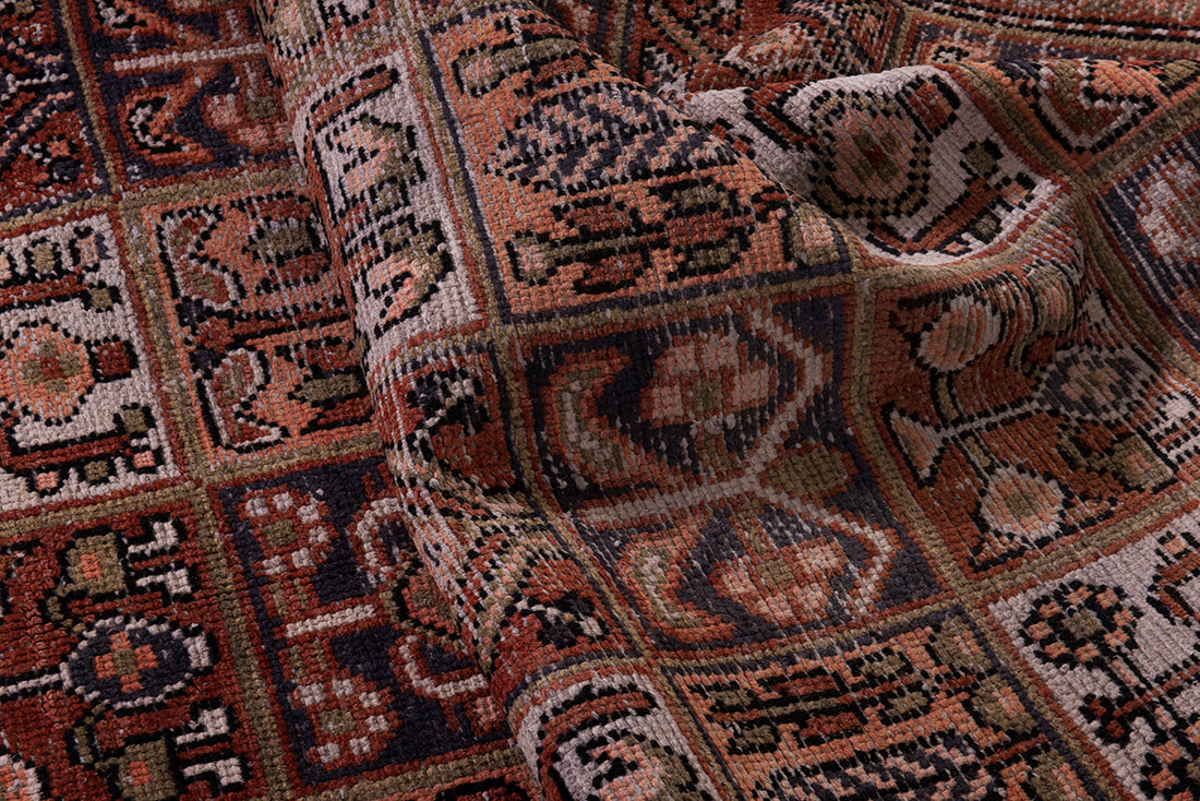 5622 Bakhtiari Handmade Persian Rug