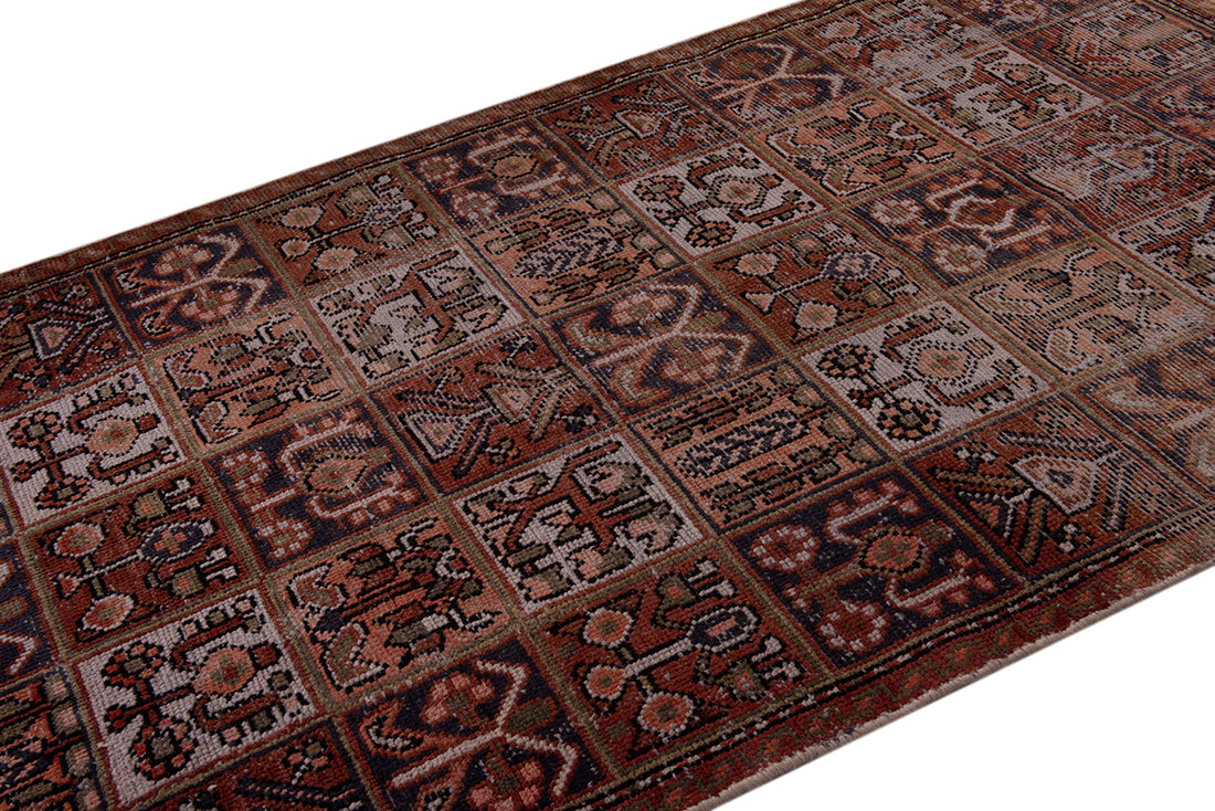 5622 Bakhtiari Handmade Persian Rug