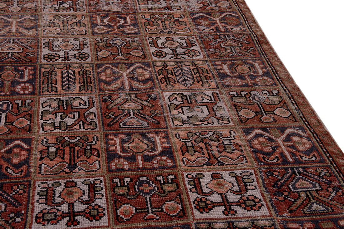 5622 Bakhtiari Handmade Persian Rug