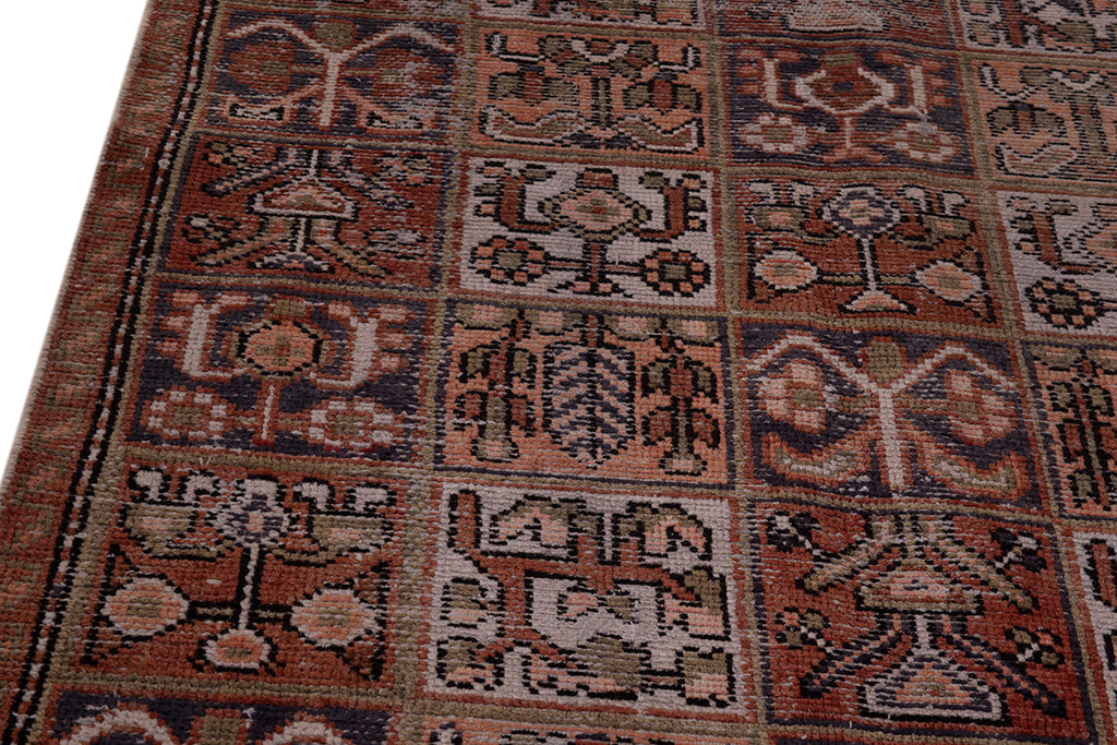 5622 Bakhtiari Handmade Persian Rug