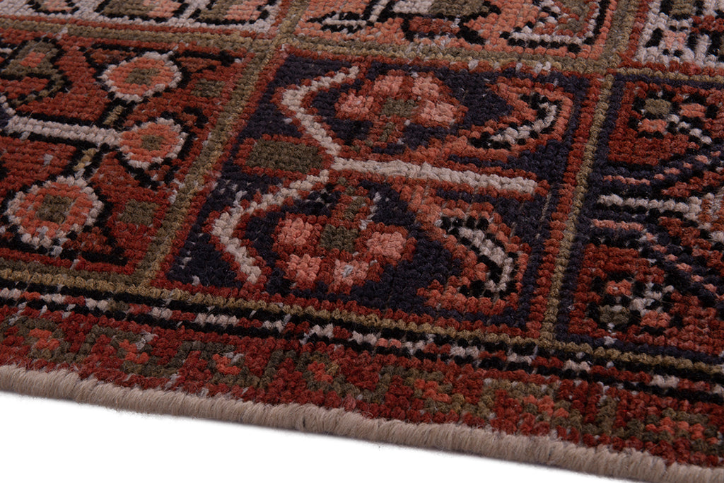 5622 Bakhtiari Handmade Persian Rug