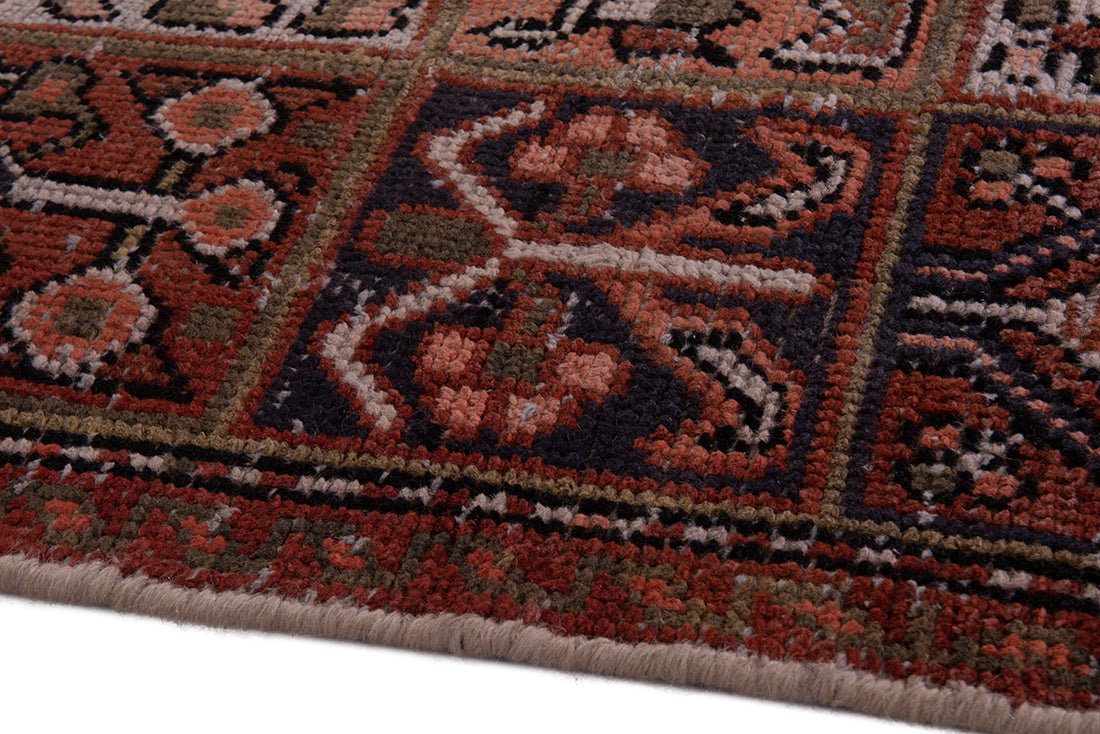 5622 Bakhtiari Handmade Persian Rug