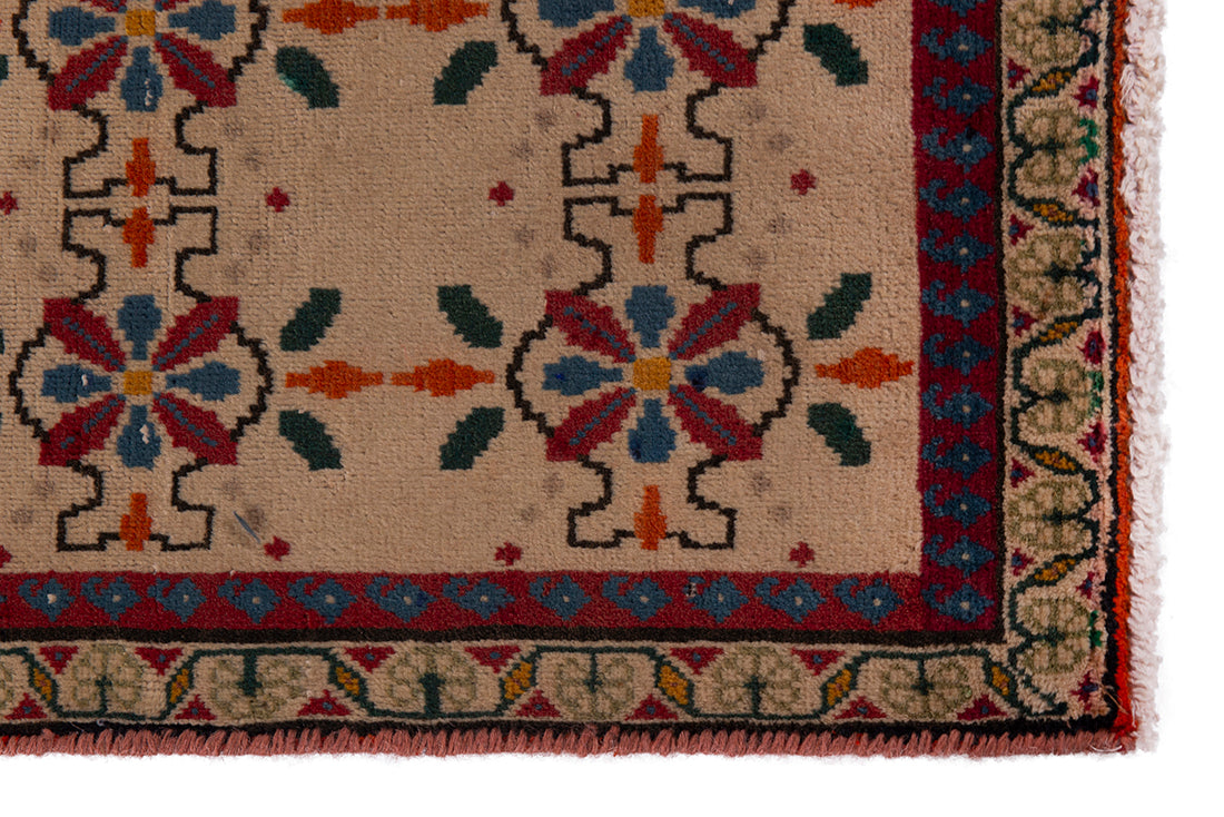 5677 Shiraz Handmade Persian Rug