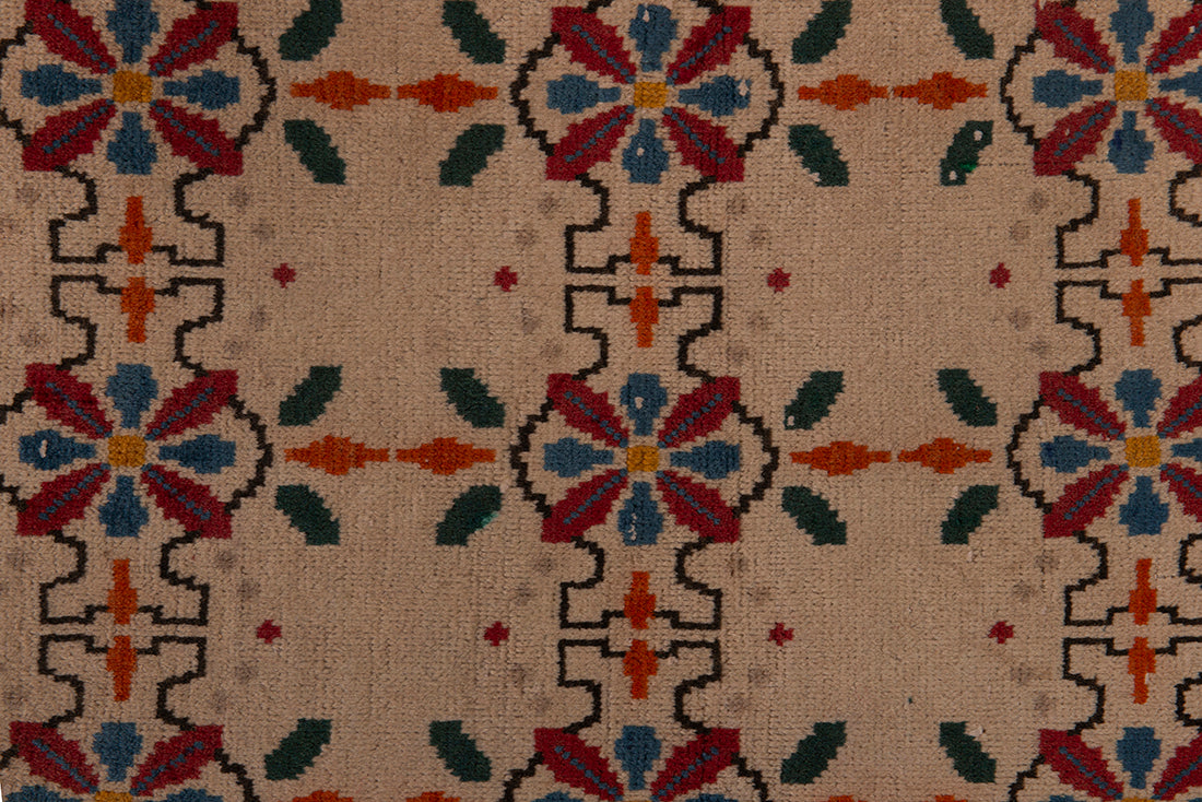 5677 Shiraz Handmade Persian Rug