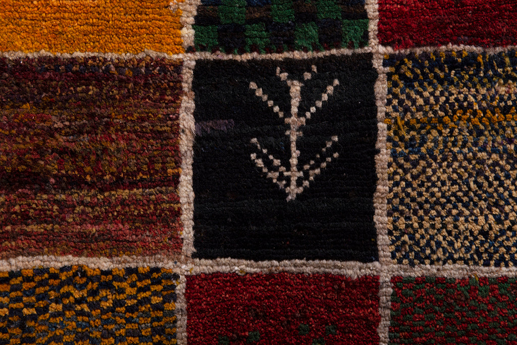 5682 Gabbeh Handmade Persian Rug