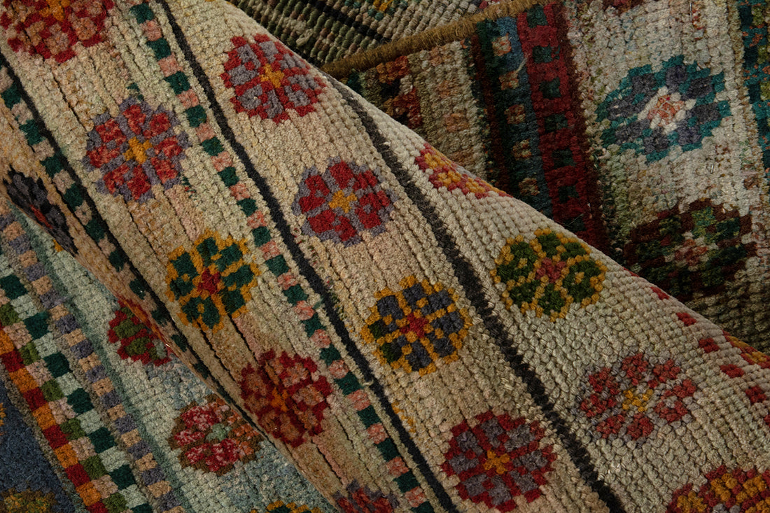 5707 Gabbeh Handmade Persian Rug