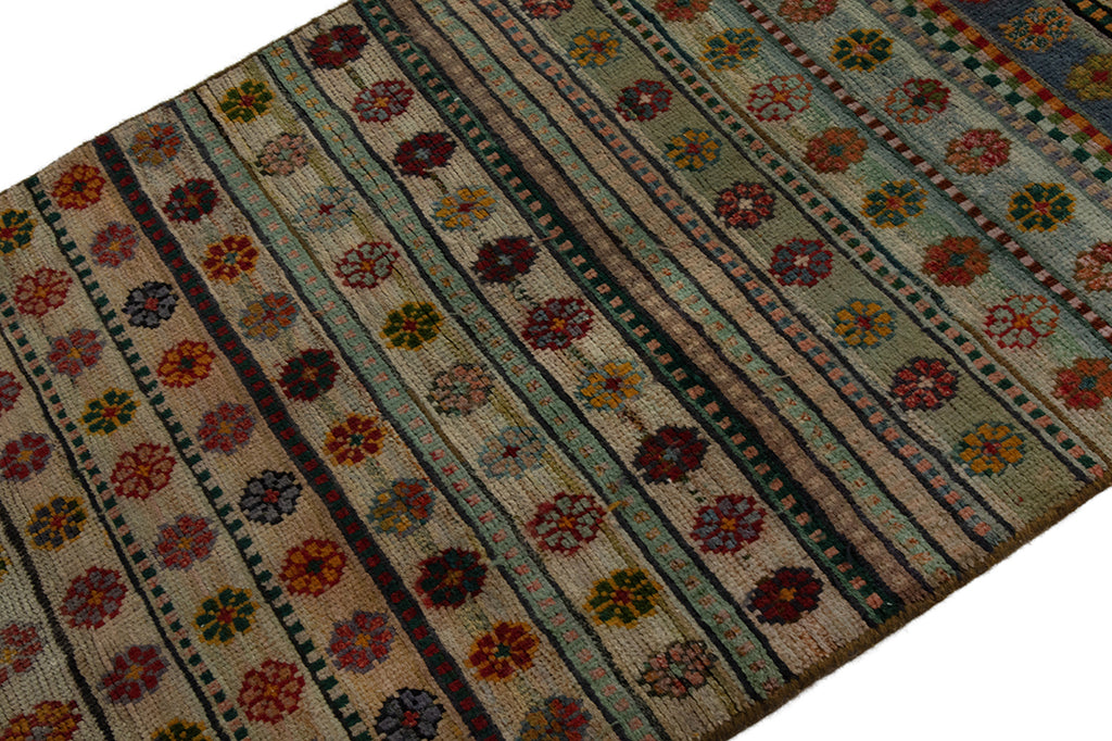 5707 Gabbeh Handmade Persian Rug